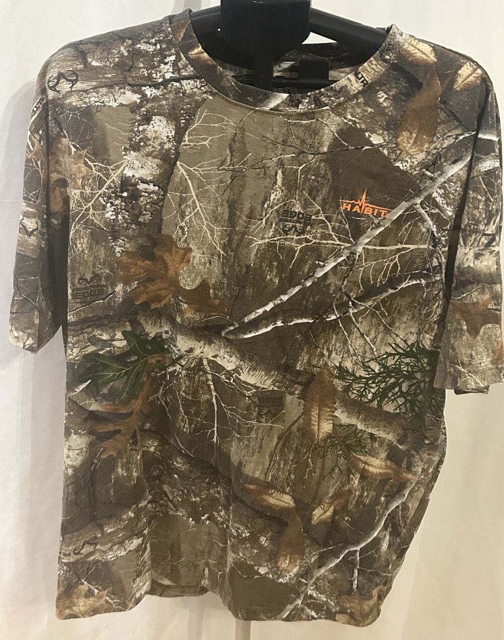 Habit Camo Men's size 2XL T-Shirt